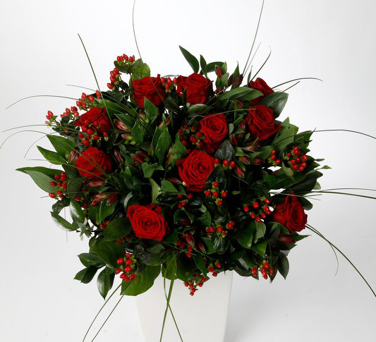 Boeket rode rozen Red Charm