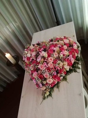 Rouwstuk Hartvorm Roze